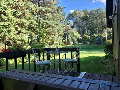 End unit with private deck.