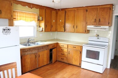 26 Bothnia St, Worcester, MA 01607 - photo 4