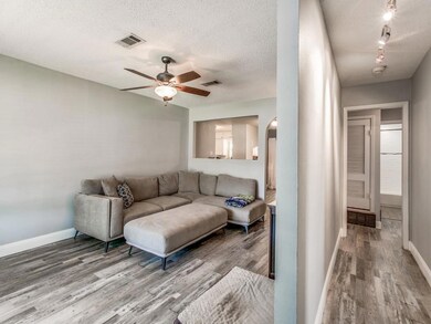 864 W Redbud Dr, Hurst, TX 76053 - photo 5