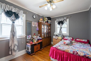 2717 30th St, Des Moines, IA 50310 - photo 5