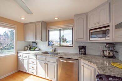 3809 Soundview Dr W, University Place, WA 98466 - photo 5