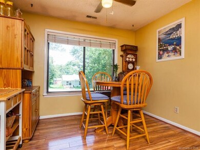 211 Scottlynn Dr, Asheville, NC 28806 - photo 6