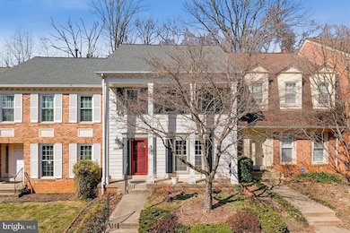 12218 Tildenwood Dr, Rockville, MD 20852 - photo 2