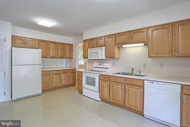 970 Beech Ave, Hershey, PA 17033 - photo 6