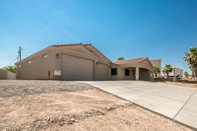 Similar to home - 650 Aquamarine3