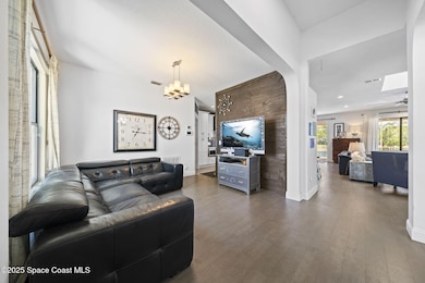 8-web-or-mls-1817-hensley-dr