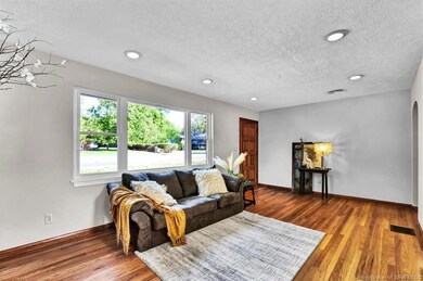 2706 Charlestown Rd, New Albany, IN 47150 - photo 6