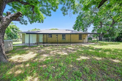 205 W 14th St, Joshua, TX 76058 - photo 3
