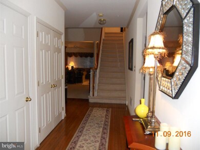 18 Wheatsheaf Ln unit 18, Norristown, PA 19403 - photo 3
