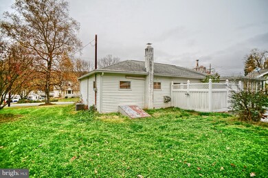 1054 Butter Ln, Reading, PA 19606 - photo 4