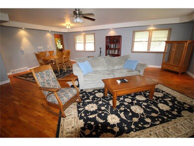 Great Room w/beautiful hardwood floors