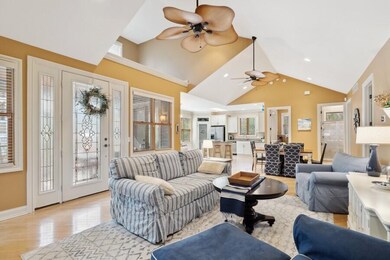 04_18678OldfiledRd_10002_LivingRoom_LowR
