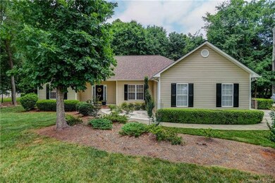 Beautifully landscaped lawn!