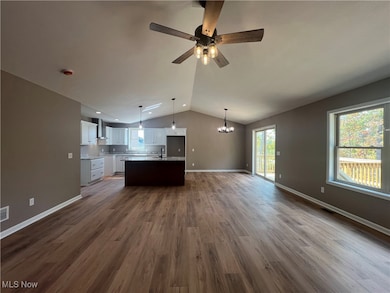 5960 Perry Hills Dr SW, Canton, OH 44706 - photo 4