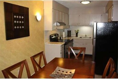 64 Jacqueline Rd unit 10, Waltham, MA 02452 - photo 4