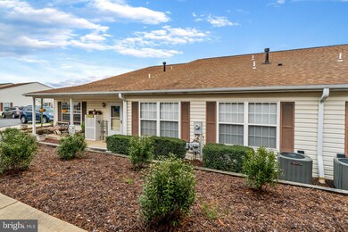 1825 Vincenza Dr unit H, Sykesville, MD 21784 - photo 3