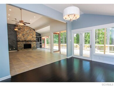 Beautiful open floor plan, fabulous natural light,