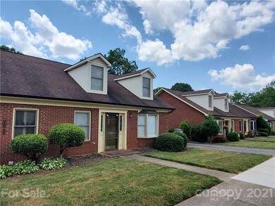 127 N Oakwood Dr, Statesville, NC 28677 - photo 5