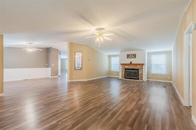 4401 Kristy Ct, Granbury, TX 76049 - photo 5