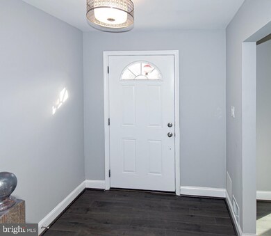 9437 Cherwek Dr, Lorton, VA 22079 - photo 2