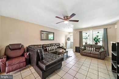 6852 Radbourne Rd, Upper Darby, PA 19082 - photo 7