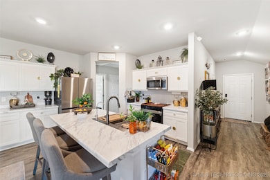 716 N Redbud Ave, Beggs, OK 74421 - photo 5