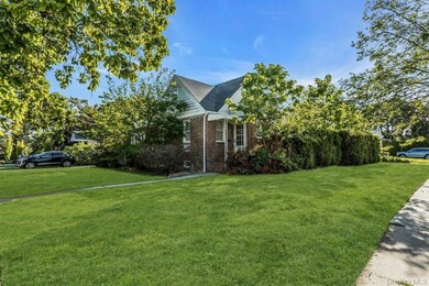 291 Lincoln St, Franklin Square, NY 11010 - photo 2