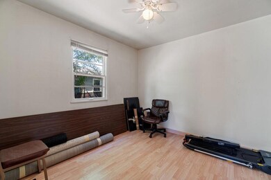 Front unit bedroom