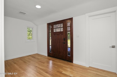 609 Round Hill Rd, Greenwich, CT 06831 - photo 2