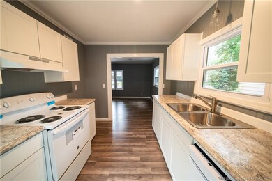 913 Poplar Dr, Jeffersonville, IN 47130 - photo 5