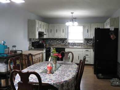 Dining Room/Kitchen