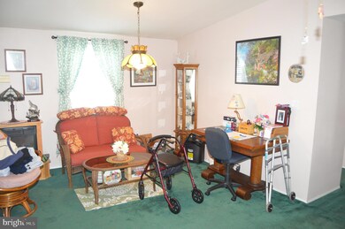 501 Caravelle Ln, Reading, PA 19606 - photo 5