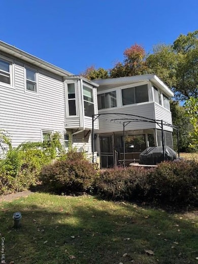 8 Rayland Rd, Newburgh, NY 12550 - photo 6