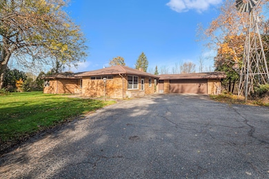 883 84th St SE, Byron Center, MI 49315 - photo 4