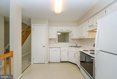 9502 Clocktower Ln, Columbia, MD 21046 - photo 2