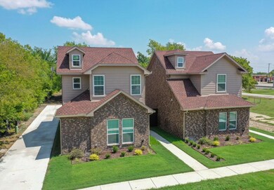 View of front of home featuring a front yard