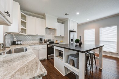 921 Kern St, Houston, TX 77009 - photo 7