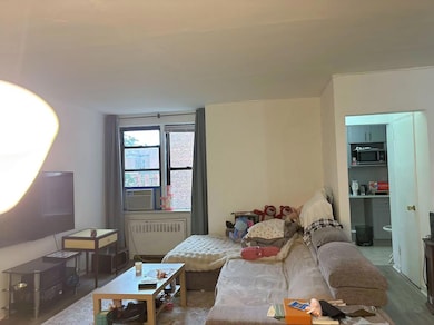 Lincoln Gardens unit C5, Flushing, NY 11354 - photo 3