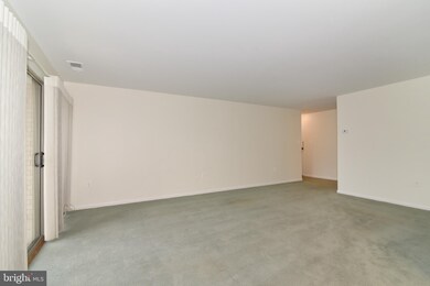 33 Canterbury Square unit 201, Alexandria, VA 22304 - photo 3