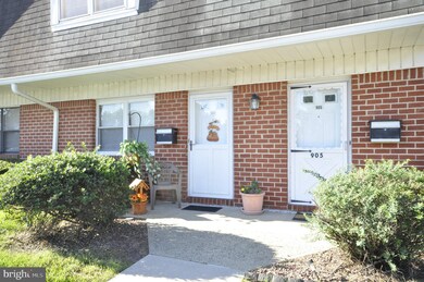906 Silver Ct, Hamilton Square, NJ 08690 - photo 2