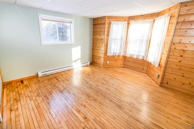 Tons of natural light from this south-facing bay w