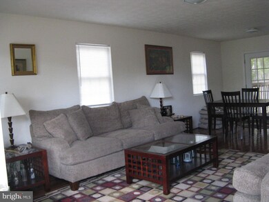 213 Boundary St, Colonial Beach, VA 22443 - photo 5