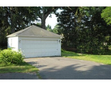 62 Garfield Ave, Easthampton, MA 01027 - photo 3