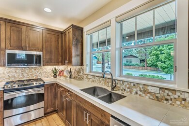 2555 NW Crossing Dr, Bend, OR 97701 - photo 6