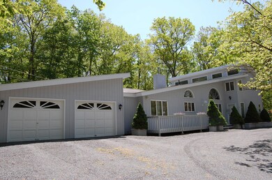 128 Buckboard Ln, Hawley, PA 18428 - photo 2