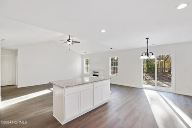 412 University Dr, Jacksonville, NC 28546 - photo 5