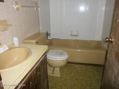 191 Longwoods Dr, Saylorsburg, PA 18353 - photo 4