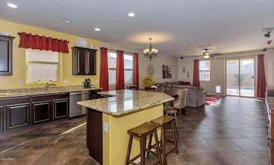 12223 W Villa Hermosa Ln-large-004-2-Kit