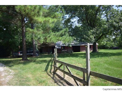 145 Bluebird Ln, Jacksonville, IL 62650 - photo 5