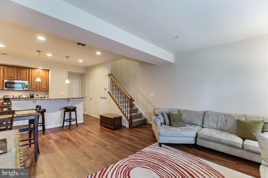 910 Hall Station Dr unit 103, Bowie, MD 20721 - photo 2